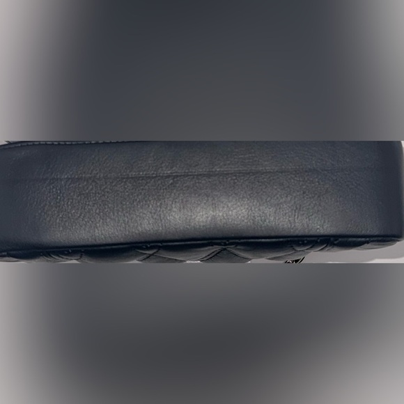 VALENTINO BY MARIO VALENTINO
Beatriz Black Leather Shoulder Bag
NWT - Picture 7 of 7